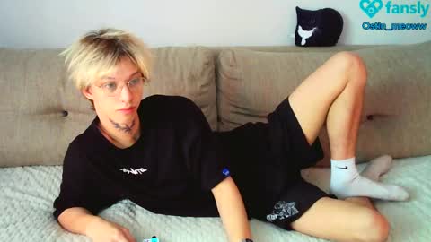 Snapshot of ostin_meoww chatting on 02/27/25, 07:01 Ostin online show from 02/27/25, 07:01
