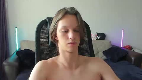 Snapshot of ostin_meoww chatting on 07/09/26, 09:35 Ostin online show from 07/09/26, 09:35