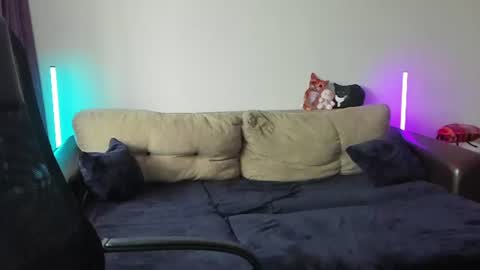Snapshot of ostin_meoww chatting on 07/17/26, 10:11 Ostin online show from 07/17/26, 10:11