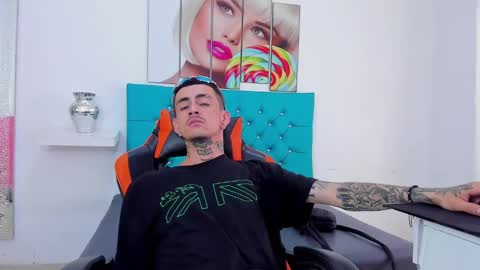 Snapshot of ostinmills chatting on 12/14/24, 05:14 Ostin baby online show from 12/14/24, 05:14