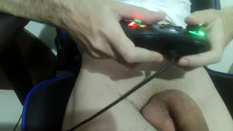 Snapshot of osyryx chatting on 01/06/25, 02:48 Lucas online show from 01/06/25, 02:48