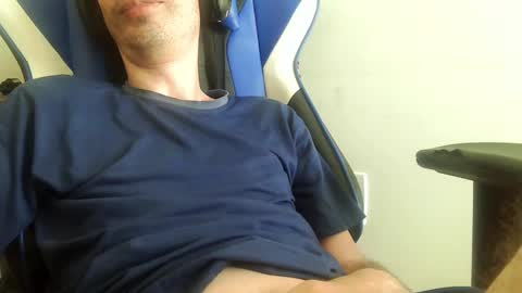 Snapshot of osyryx chatting on 01/08/25, 01:20 Lucas online show from 01/08/25, 01:20