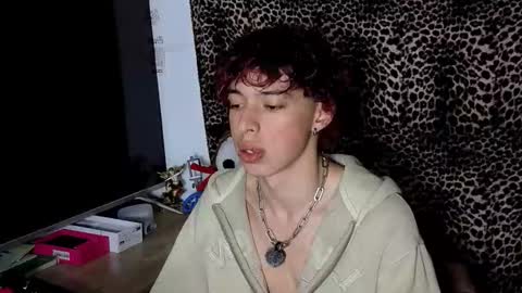 Snapshot of otter_star chatting on 02/02/26, 02:43 Princces Albert online show from 02/02/26, 02:43