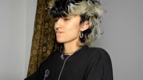 Otto 3 online show from 12/27/24, 04:15