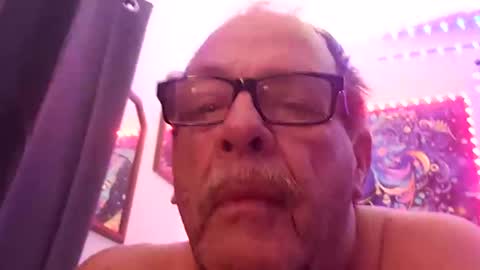 Snapshot of ou8124824 chatting on 09/22/25, 01:40 ou8124824 online show from 09/22/25, 01:40