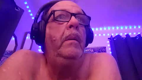 Snapshot of ou8124824 chatting on 09/23/25, 09:45 ou8124824 online show from 09/23/25, 09:45