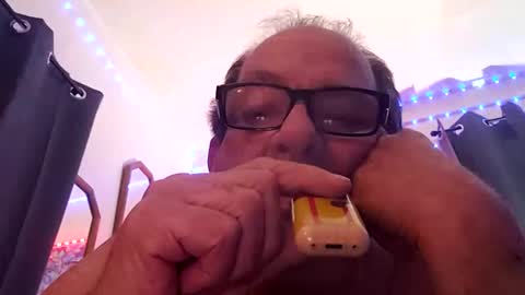 Snapshot of ou8124824 chatting on 10/05/25, 09:02 ou8124824 online show from 10/05/25, 09:02