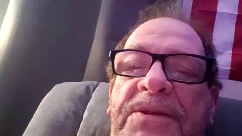 Snapshot of ou8124824 chatting on 10/25/25, 04:31 ou8124824 online show from 10/25/25, 04:31