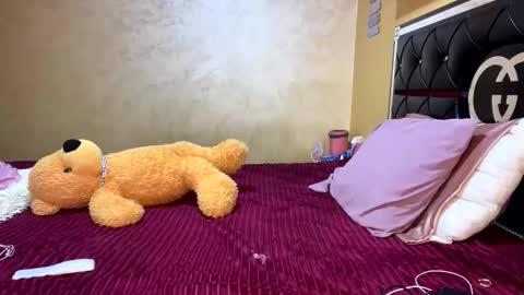 oumaimasoufaine66 online show from 09/26/25, 07:29