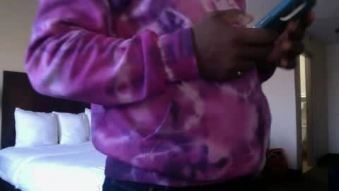 Snapshot of outkast8033 chatting on 12/17/25, 08:48 Dude online show from 12/17/25, 08:48