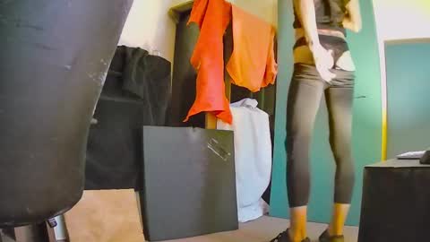 Snapshot of outtamatik chatting on 01/31/25, 03:41 G online show from 01/31/25, 03:41