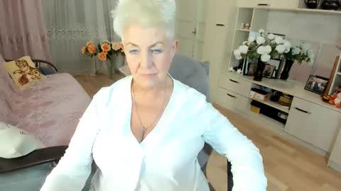 Snapshot of over50games chatting on 12/18/25, 01:50 Alla online show from 12/18/25, 01:50