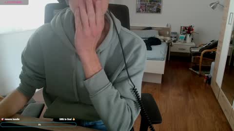 Snapshot of overkneebabe chatting on 12/10/24, 12:27 OverkneeBabe online show from 12/10/24, 12:27