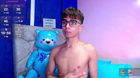 Owen  Independent model  online show from 12/31/24, 05:22