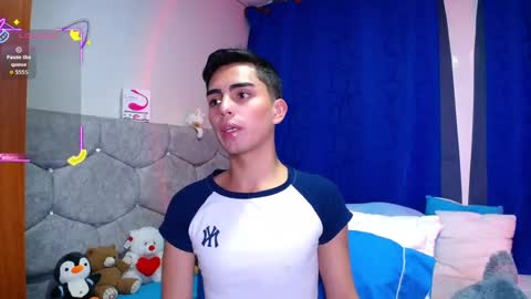 Owen  Independent model  online show from 09/18/25, 09:28