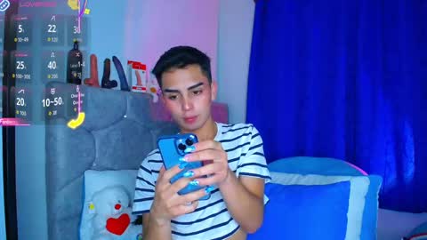 Owen  Independent model  online show from 10/20/25, 06:14