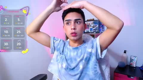 Owen  Independent model  online show from 11/18/25, 11:03