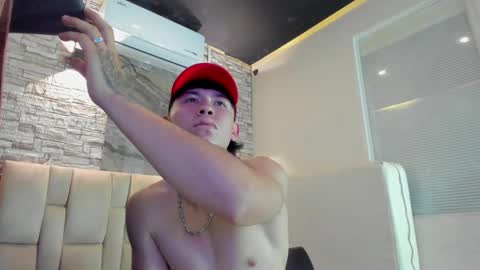 Snapshot of owenn_17 chatting on 10/04/25, 03:48 owwn online show from 10/04/25, 03:48