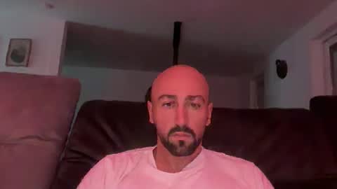 Snapshot of oxlade59 chatting on 10/19/25, 06:47 oxlade59 online show from 10/19/25, 06:47