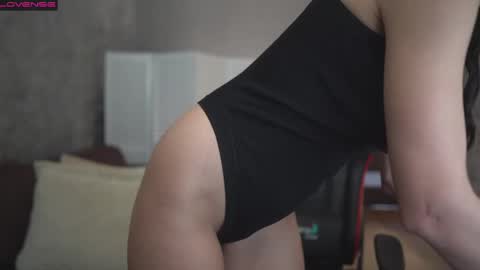 Snapshot of oxxme chatting on 02/27/25, 09:32 Oxana Hi friends all my videos are 50 off check my bio online show from 02/27/25, 09:32