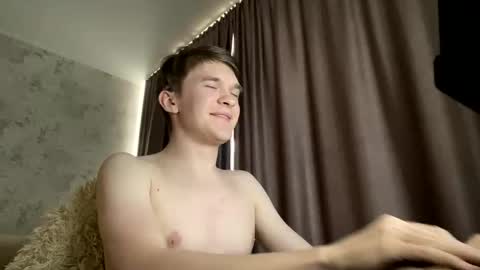 Snapshot of oydikey chatting on 03/05/25, 10:33 Oydin online show from 03/05/25, 10:33