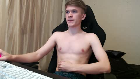 Snapshot of oydikey chatting on 10/13/25, 03:56 Oydin online show from 10/13/25, 03:56