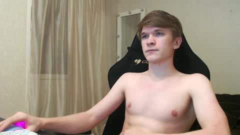 Snapshot of oydikey chatting on 12/17/25, 11:22 Oydin online show from 12/17/25, 11:22