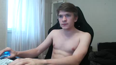 Snapshot of oydikey chatting on 12/21/25, 09:27 Oydin online show from 12/21/25, 09:27