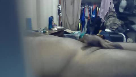 Snapshot of ozchaad chatting on 12/17/25, 02:01 ozchaad online show from 12/17/25, 02:01