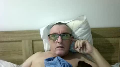 Snapshot of ozzie_male77 chatting on 09/19/25, 10:38 Brian online show from 09/19/25, 10:38