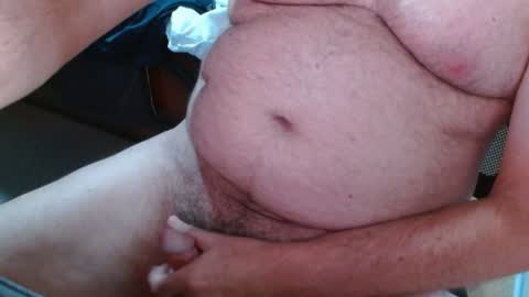 Snapshot of ozzieozzieoi chatting on 02/26/25, 01:32 HairyolOz online show from 02/26/25, 01:32