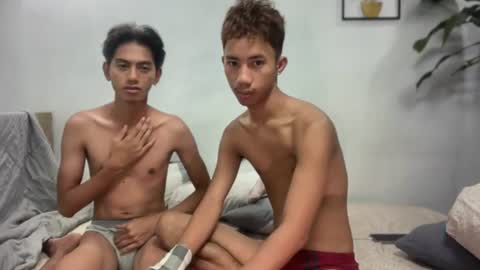 Snapshot of p1noytwink_xel chatting on 06/19/26, 07:39 p1noytwink_xel online show from 06/19/26, 07:39
