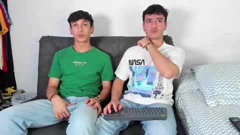 Snapshot of p_jhon chatting on 11/04/25, 06:34 P online show from 11/04/25, 06:34