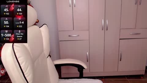 Snapshot of p_o_l_e_t_t chatting on 12/17/24, 04:21 Jane online show from 12/17/24, 04:21