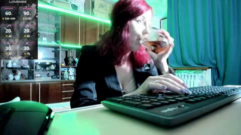 Snapshot of pa1e_pr1ncess chatting on 01/01/25, 03:46 Ella online show from 01/01/25, 03:46