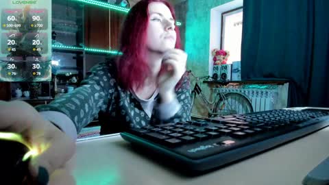 Snapshot of pa1e_pr1ncess chatting on 01/10/25, 11:33 Ella online show from 01/10/25, 11:33