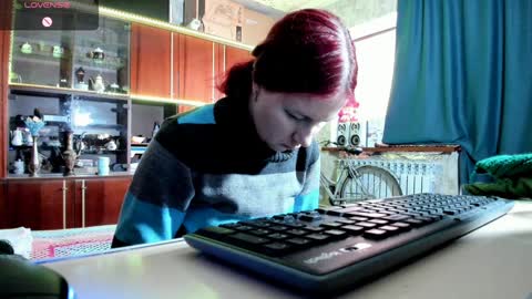 Snapshot of pa1e_pr1ncess chatting on 01/16/25, 06:56 Ella online show from 01/16/25, 06:56
