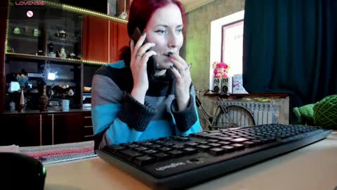 Snapshot of pa1e_pr1ncess chatting on 01/16/25, 10:10 Ella online show from 01/16/25, 10:10