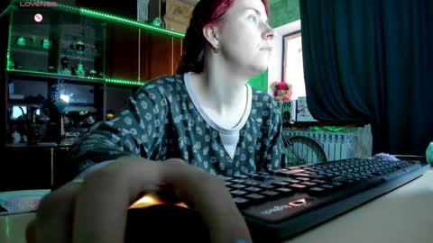 Snapshot of pa1e_pr1ncess chatting on 01/24/25, 06:57 Ella online show from 01/24/25, 06:57