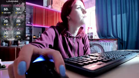 Snapshot of pa1e_pr1ncess chatting on 01/28/25, 12:11 Ella online show from 01/28/25, 12:11