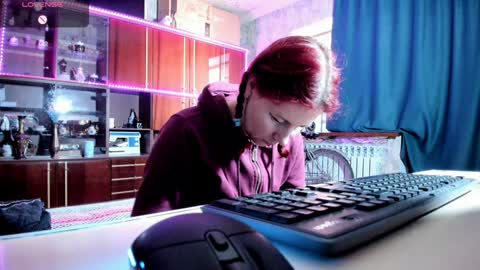 Snapshot of pa1e_pr1ncess chatting on 02/07/25, 08:22 Ella online show from 02/07/25, 08:22