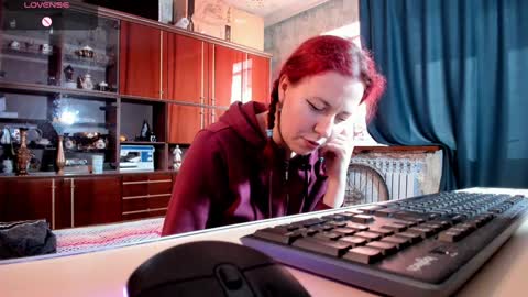 Snapshot of pa1e_pr1ncess chatting on 02/07/25, 12:17 Ella online show from 02/07/25, 12:17