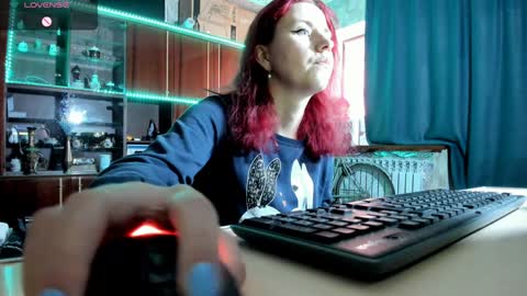 Snapshot of pa1e_pr1ncess chatting on 02/08/25, 12:17 Ella online show from 02/08/25, 12:17