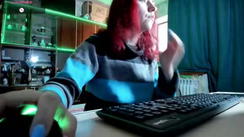 Snapshot of pa1e_pr1ncess chatting on 02/10/25, 09:14 Ella online show from 02/10/25, 09:14