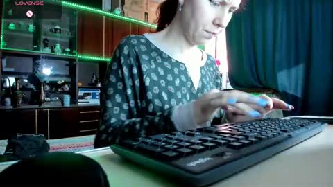 Snapshot of pa1e_pr1ncess chatting on 02/15/25, 11:50 Ella online show from 02/15/25, 11:50