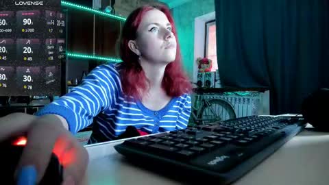 Snapshot of pa1e_pr1ncess chatting on 02/16/25, 02:21 Ella online show from 02/16/25, 02:21