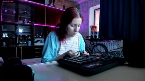 Snapshot of pa1e_pr1ncess chatting on 02/18/25, 12:39 Ella online show from 02/18/25, 12:39