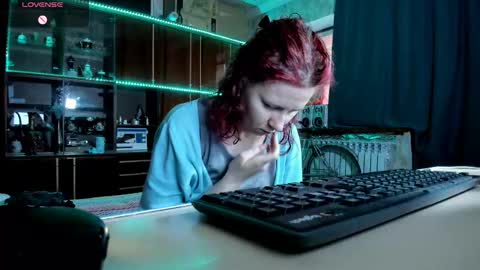 Snapshot of pa1e_pr1ncess chatting on 02/19/25, 05:27 Ella online show from 02/19/25, 05:27