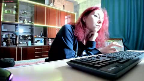 Snapshot of pa1e_pr1ncess chatting on 02/22/25, 06:28 Ella online show from 02/22/25, 06:28