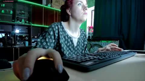 Snapshot of pa1e_pr1ncess chatting on 03/04/25, 06:26 Ella online show from 03/04/25, 06:26